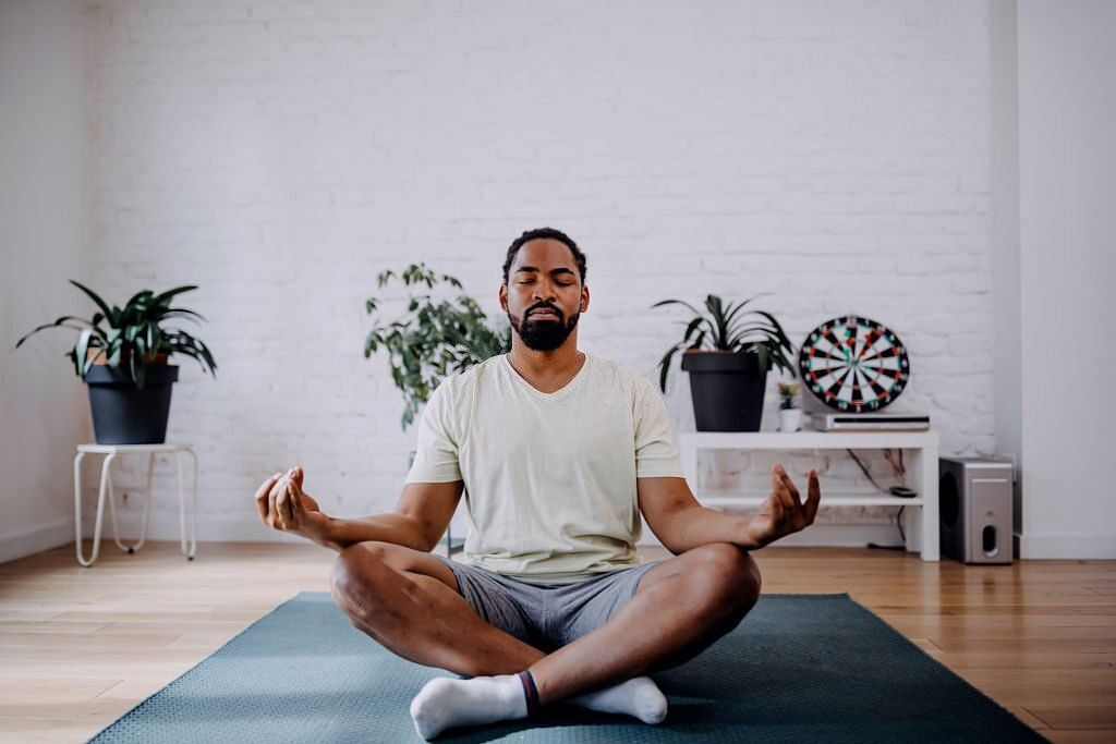 You can find peace while meditating! (Image via Getty Images)