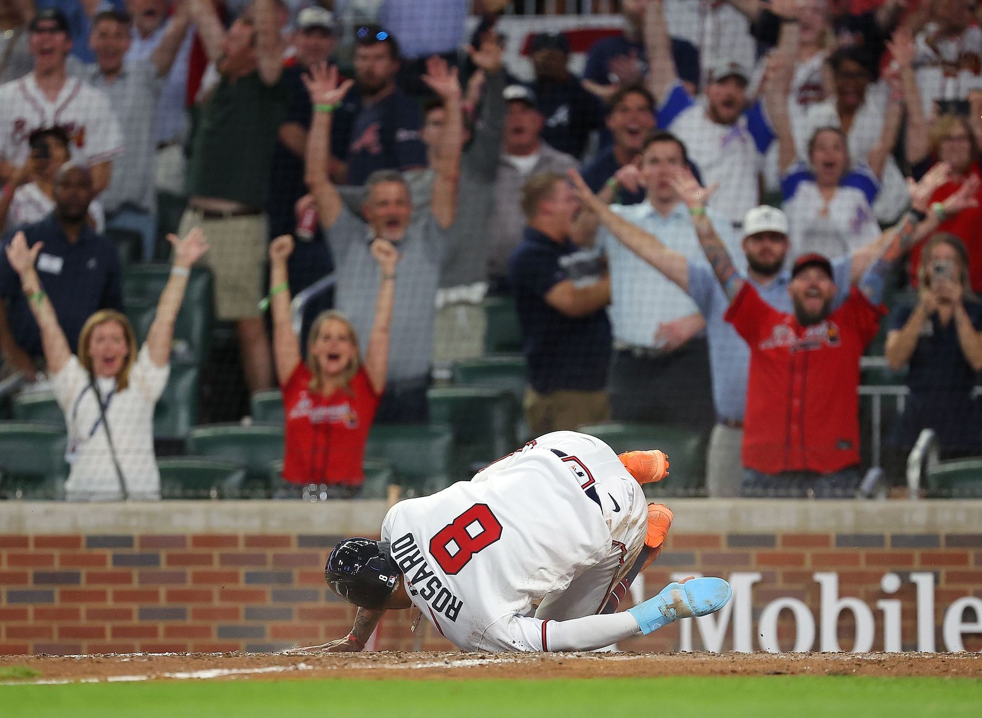 Atlanta Braves Fans Frustrated As Team Struggles Against San Diego ...