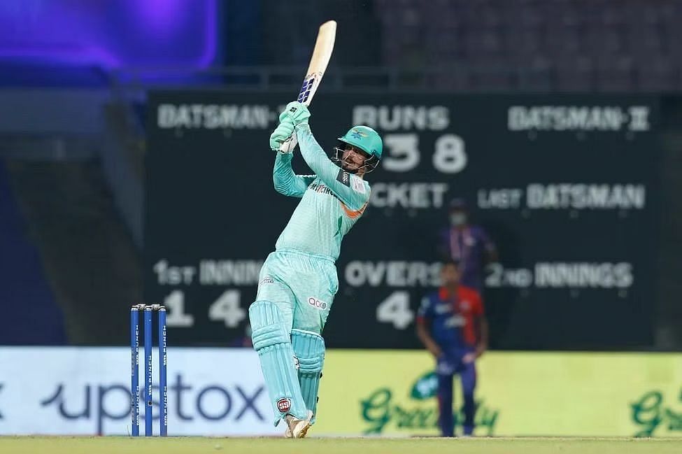 Read more about the article “Play Quinton de Kock at the top”