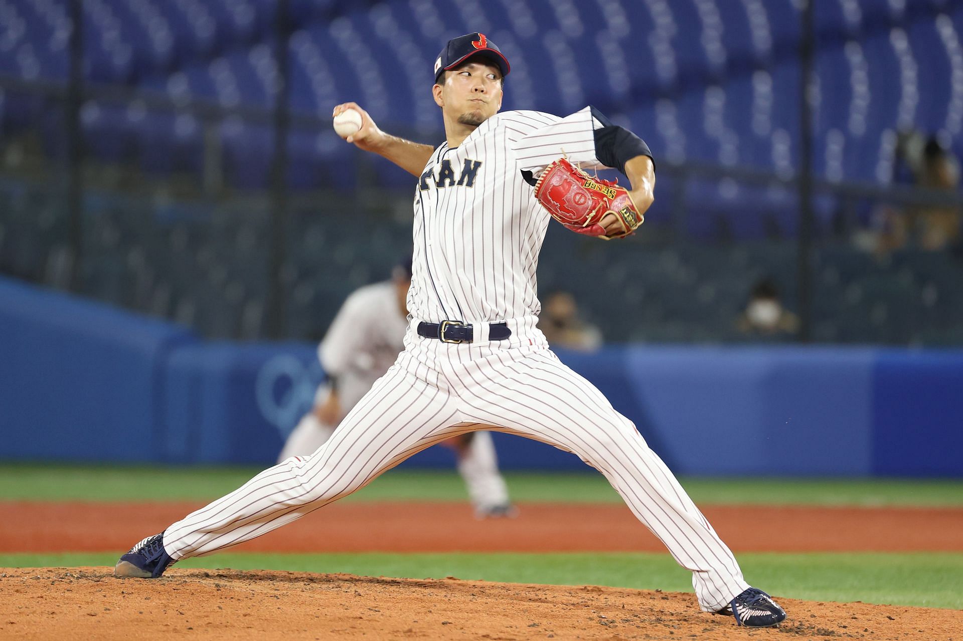 Pitcher Kodai Senga # 21 خلال مباراة الميدالية الذهبية بين فريق الولايات المتحدة وفريق اليابان في اليوم الخامس عشر من دورة الألعاب الأولمبية طوكيو 2020 في ملعب يوكوهاما للبيسبول في 7 أغسطس 2021 في يوكوهاما ، كاناغاوا ، اليابان.