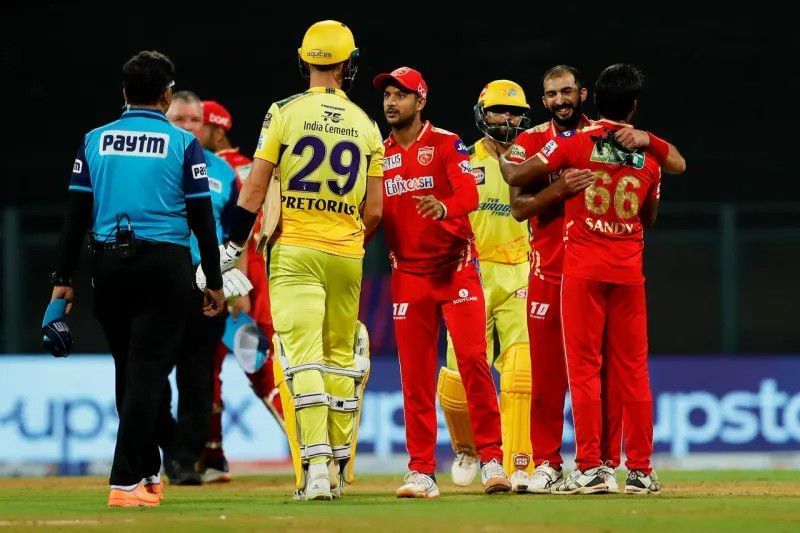 Jugadores de Punjab Kings y Chennai Super Kings después de un partido de IPL [IPLT20]
