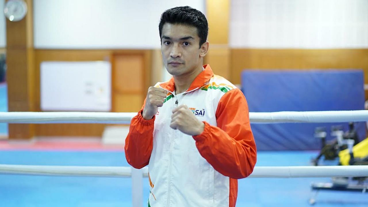 शिवा थापा ने साल 2015 में हुई विश्व चैंपियनशिप में  ब्रॉन्ज जीता था। 