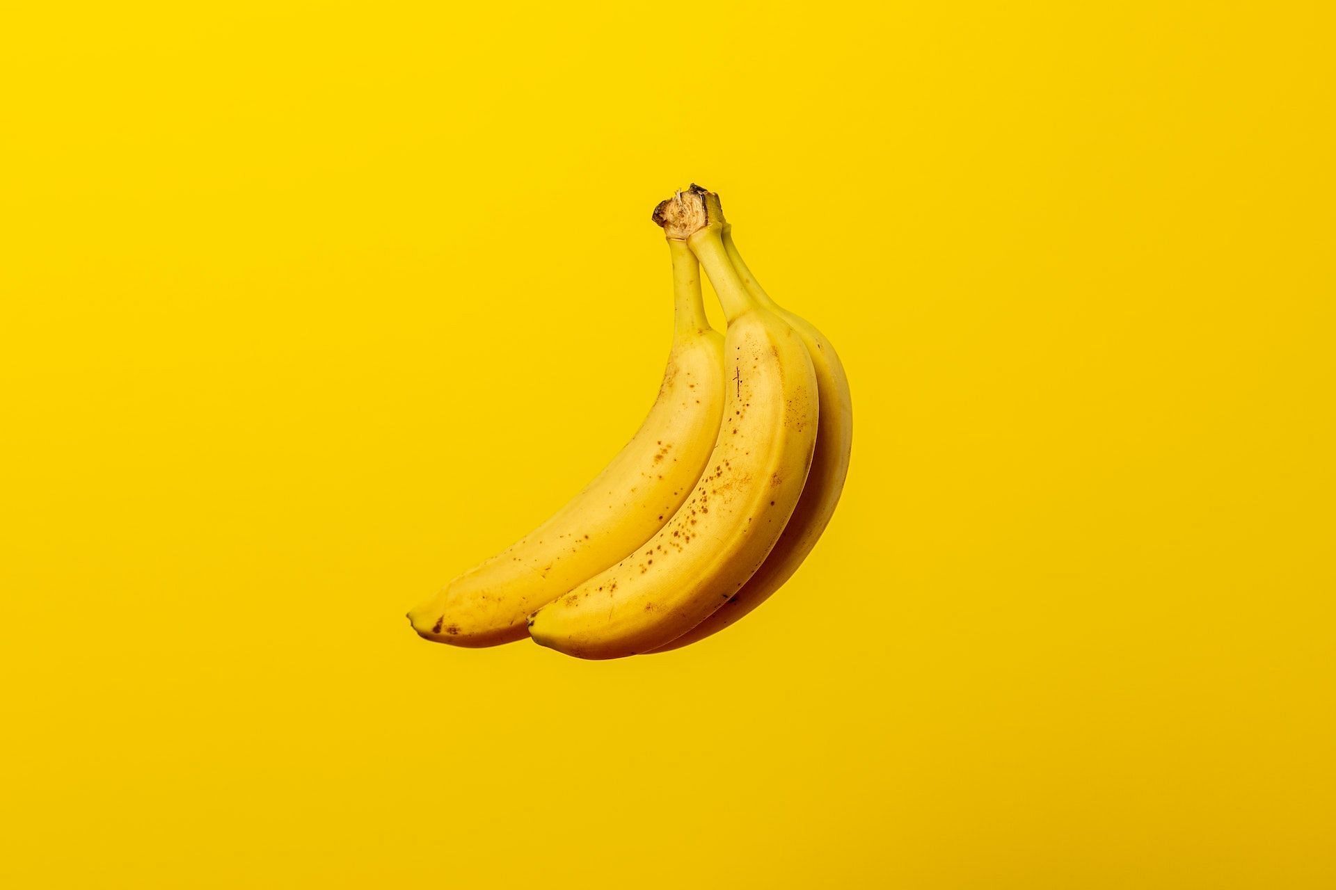 Bananas are good for sore throats. (Photo via Pexels/Aleksandar Pasaric)