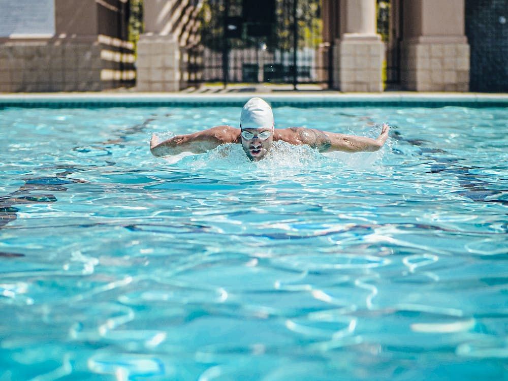 Swimming cardio is generally a safe form of exercise. (Kindel Media/Pexels)