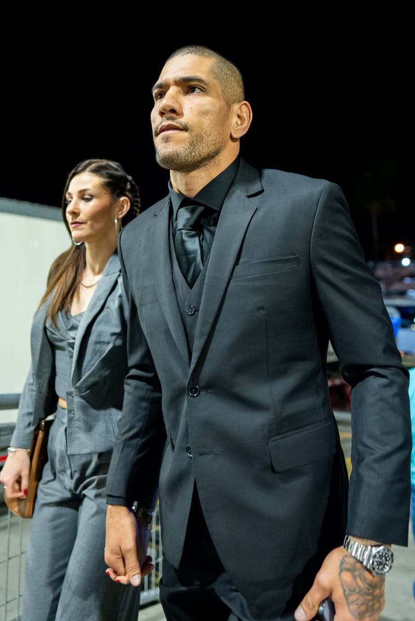 Who is Alex Pereira girlfriend?