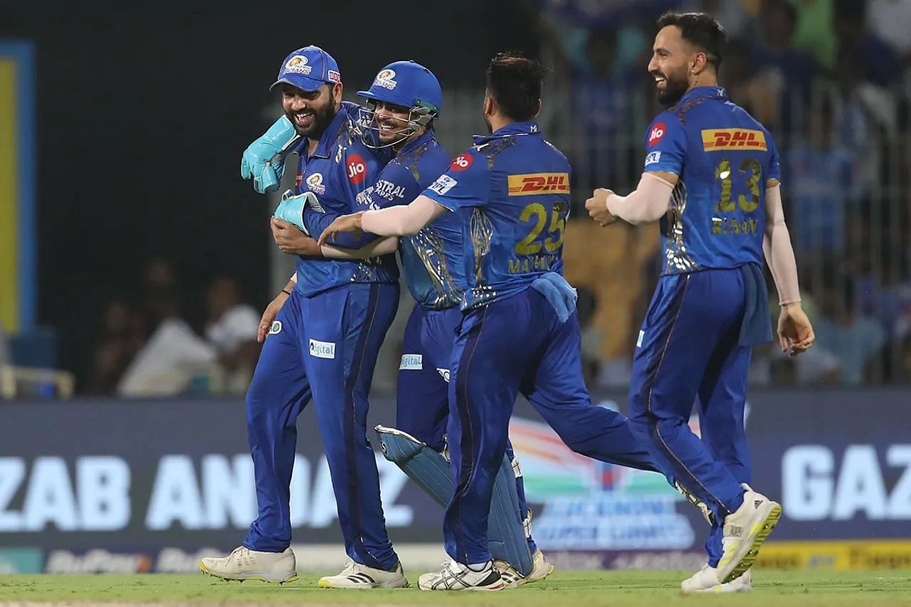 Rohit Sharma is known for his excellent bonding with his fellow players. [P/C: iplt20.com]