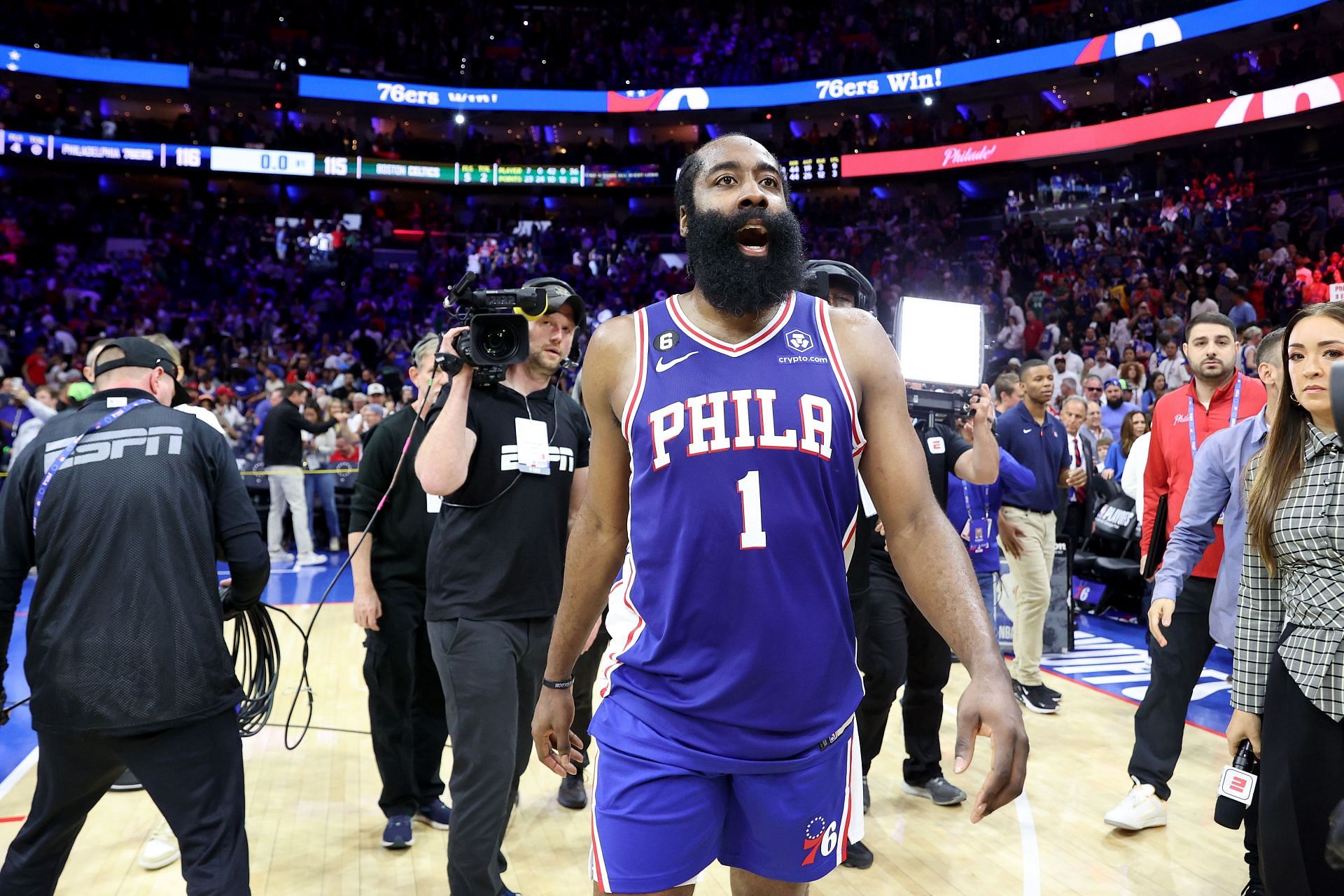Philadelphia 76ers cũng bị những người thông báo NBA thiên vị (Ảnh qua Getty Images)