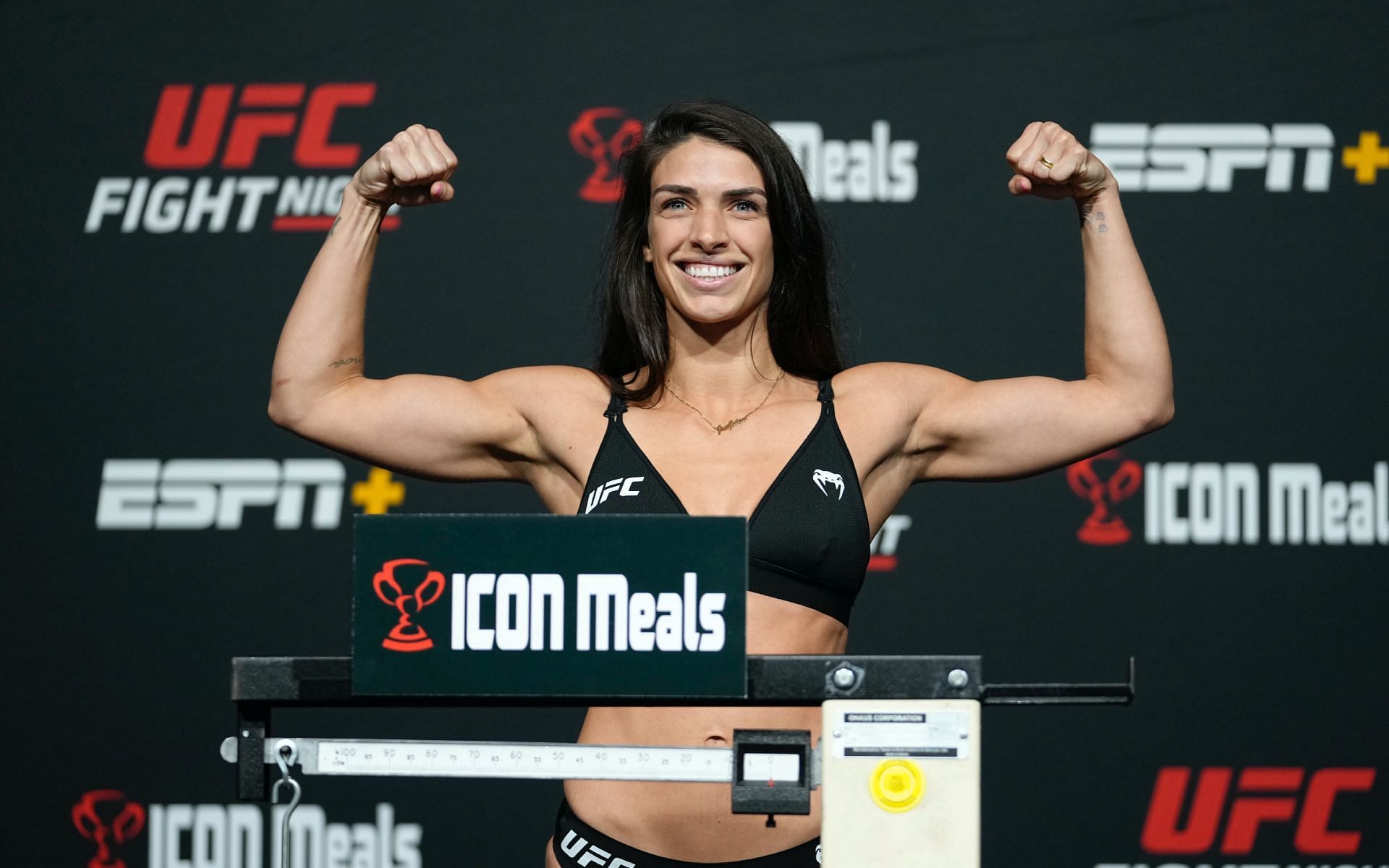 Mackenzie Dern vs Angela Hill Is Mackenzie Dern still married