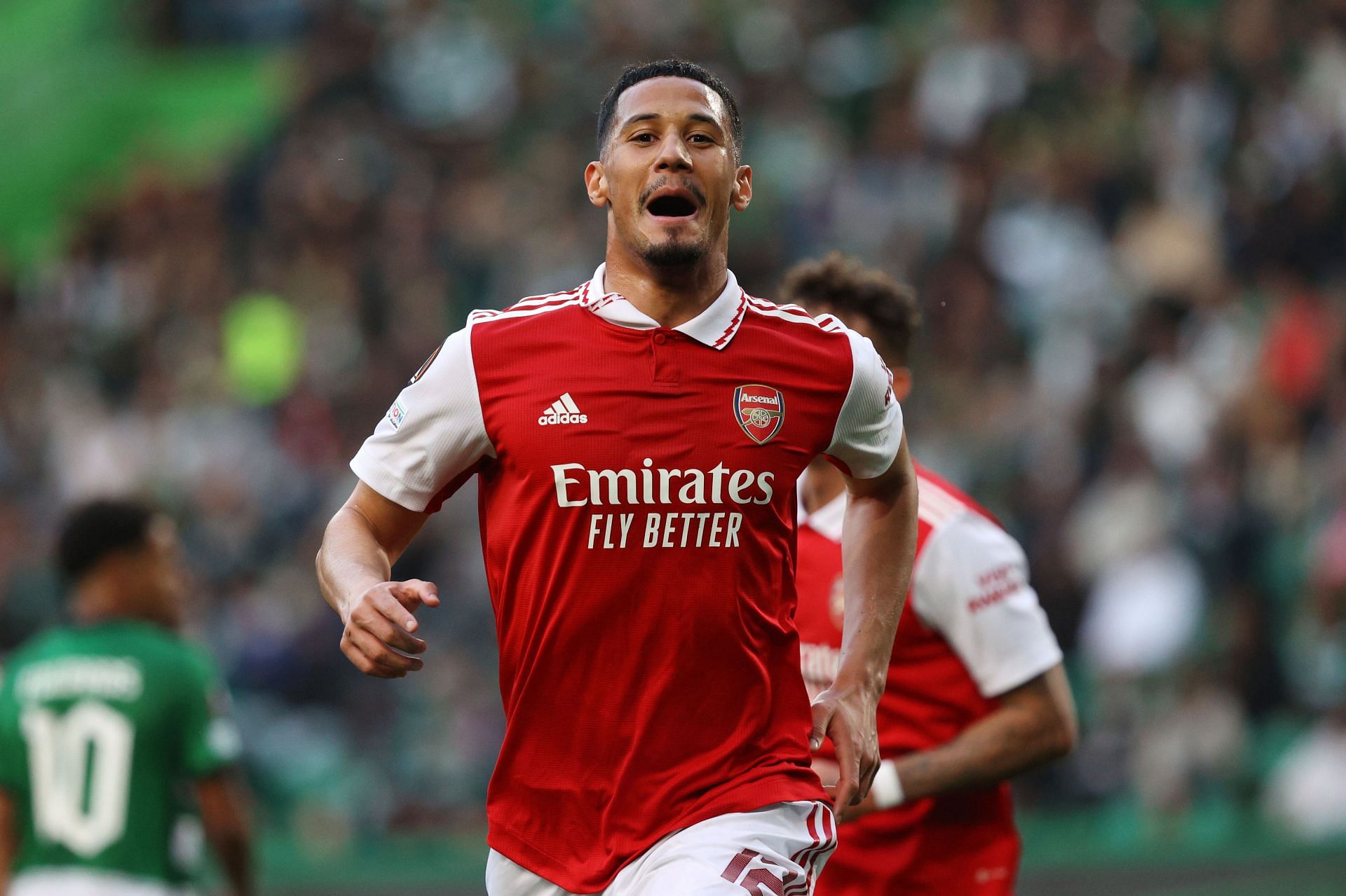 William Saliba has admirers at the Parc des Princes.