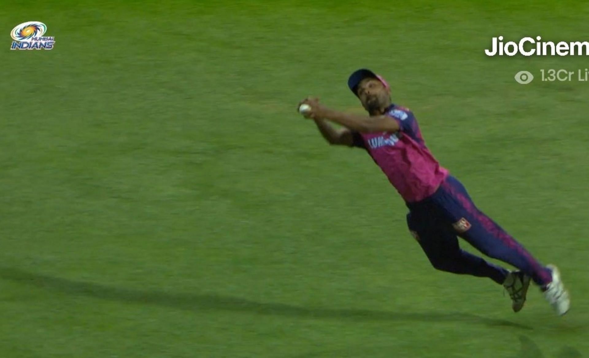 You are currently viewing [WATCH] Sandeep Sharma takes arguably the catch of IPL 2023 to dismiss Suryakumar Yadav during RR vs MI clash
