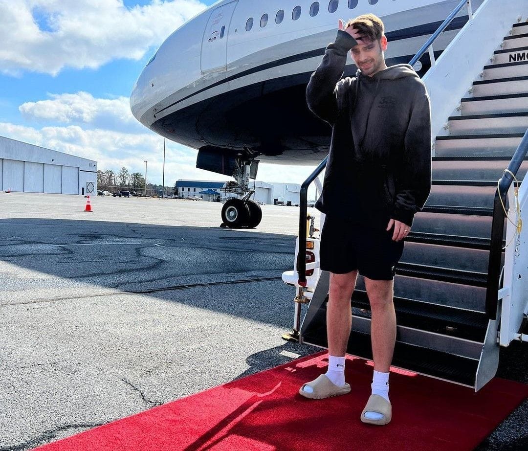 Is Chandler Hallow color blind?