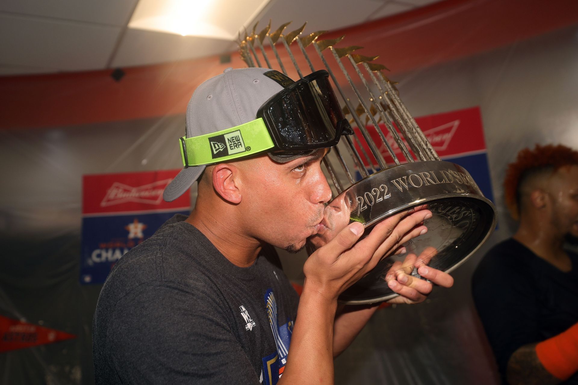 Michael Brantley sijalla 23 Houston Astrosista juhlii vuoden 2022 World Series -mestaruutta