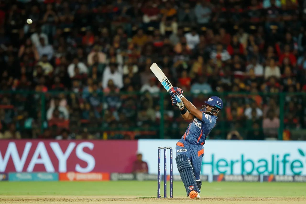 Nicholas Pooran gewann den Man of the Match im vorherigen Spiel zwischen LSG und RCB (Image Courtesy: IPLT20.com)