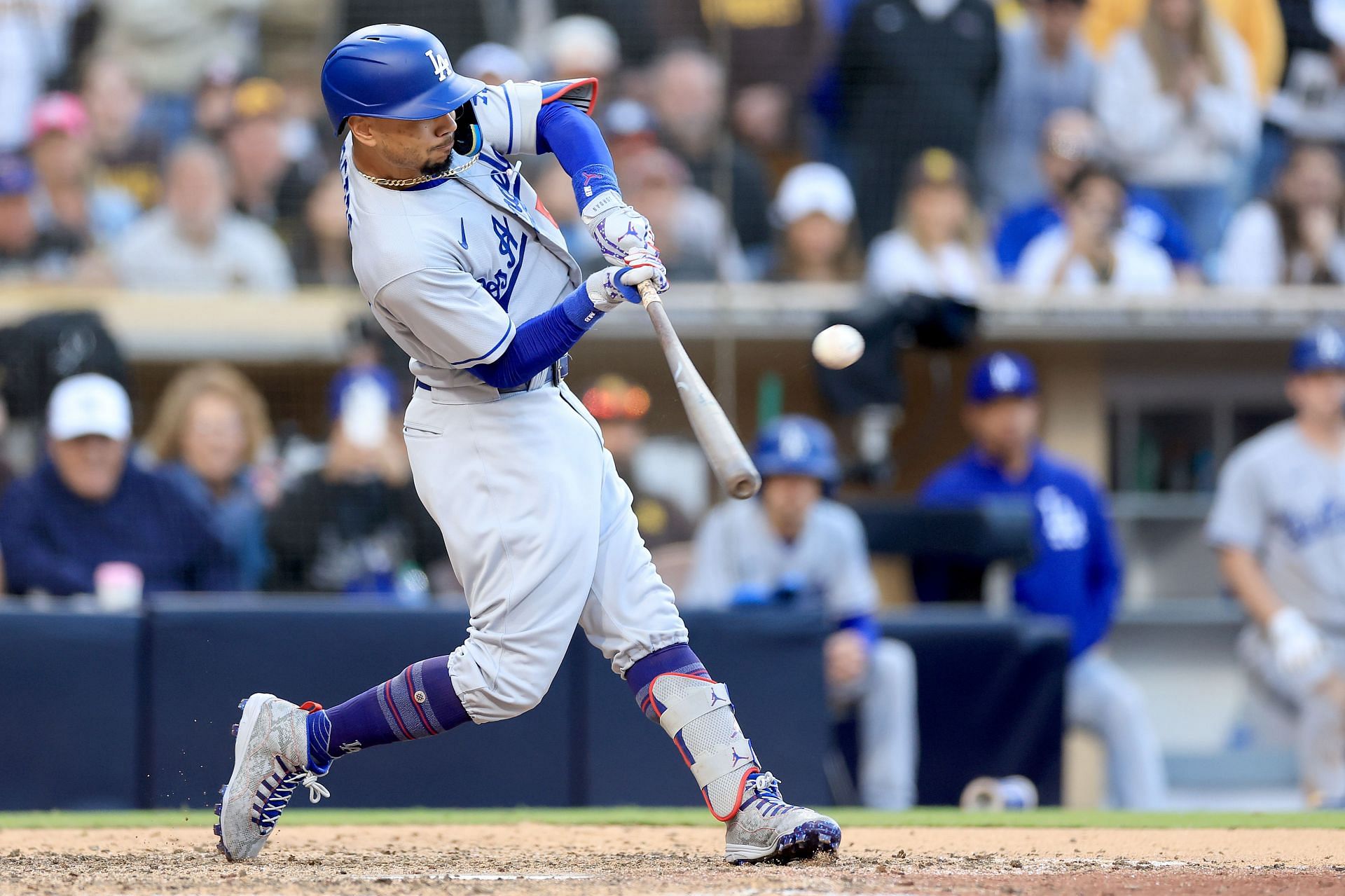 MLB Fans Applaud Mookie Betts Laughing Off Crass Banner During Game Vs ...