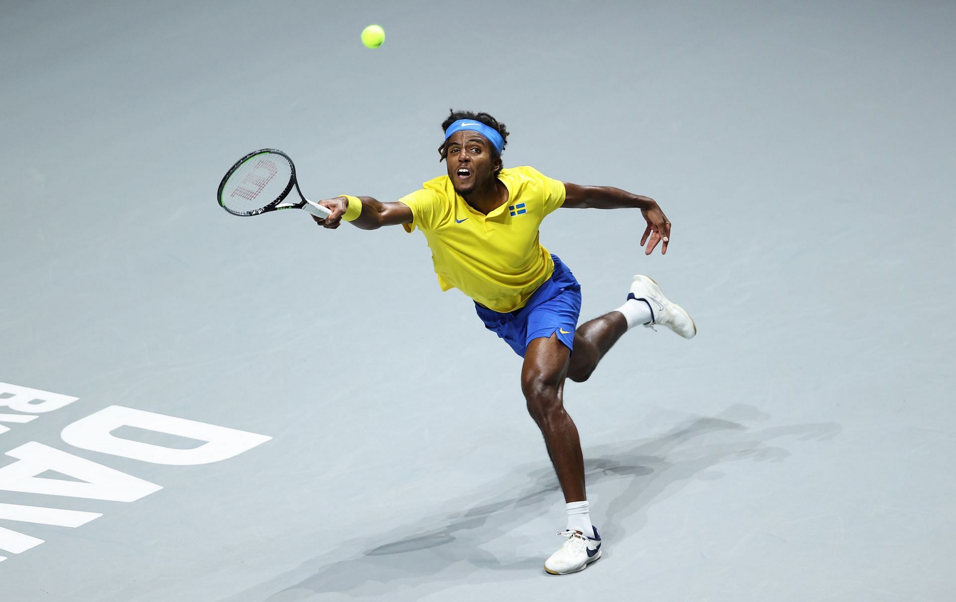 Elias Ymer tại Davis Cup 2021.