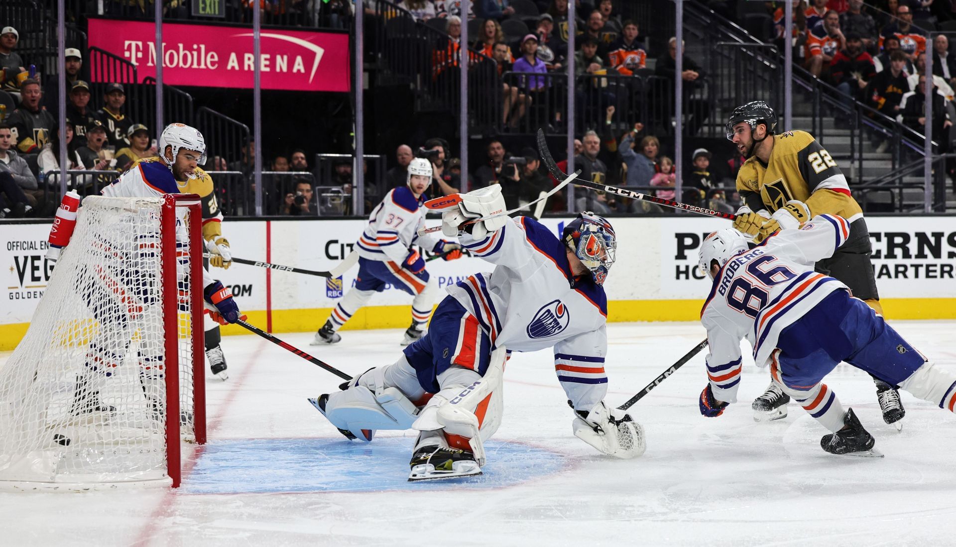 "NHL scheduling is an absolute JOKE" Hockey fans unhappy with Oilers