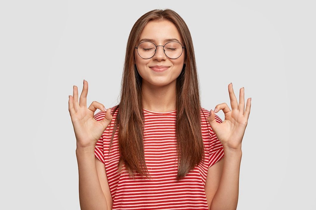 يساعد في الحصول على مستويات أعلى من العافية (الصورة من freepik / wayhomestudio)