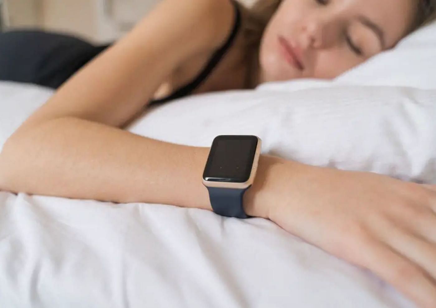 Get sleep trackers now to keep a record of your sleep (Image via Getty)