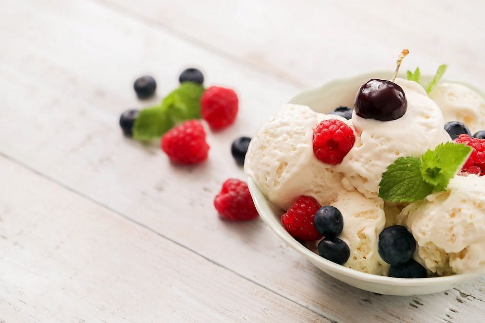Is frozen yogurt healthy for people trying to loose weight? (Image via Freepik/Racool_Studio)