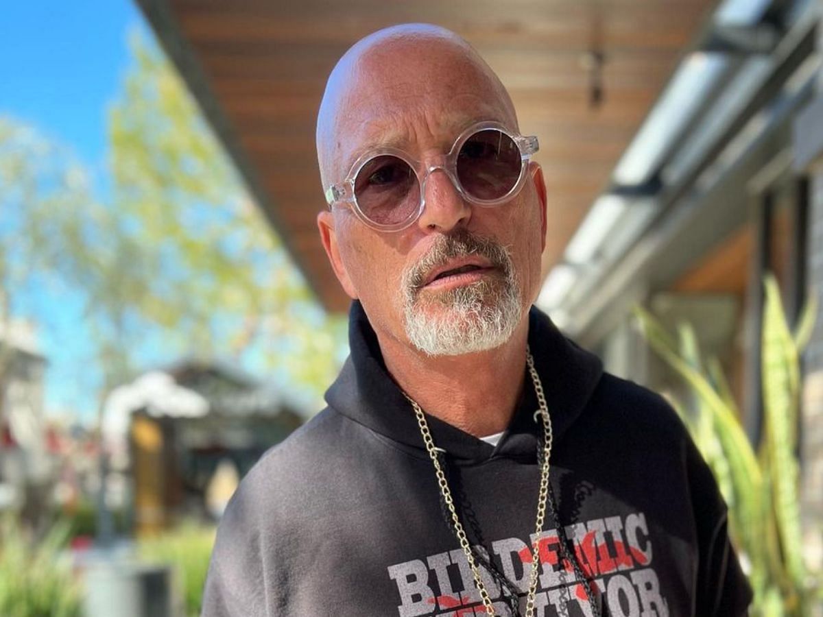 Howie mandel with goatee