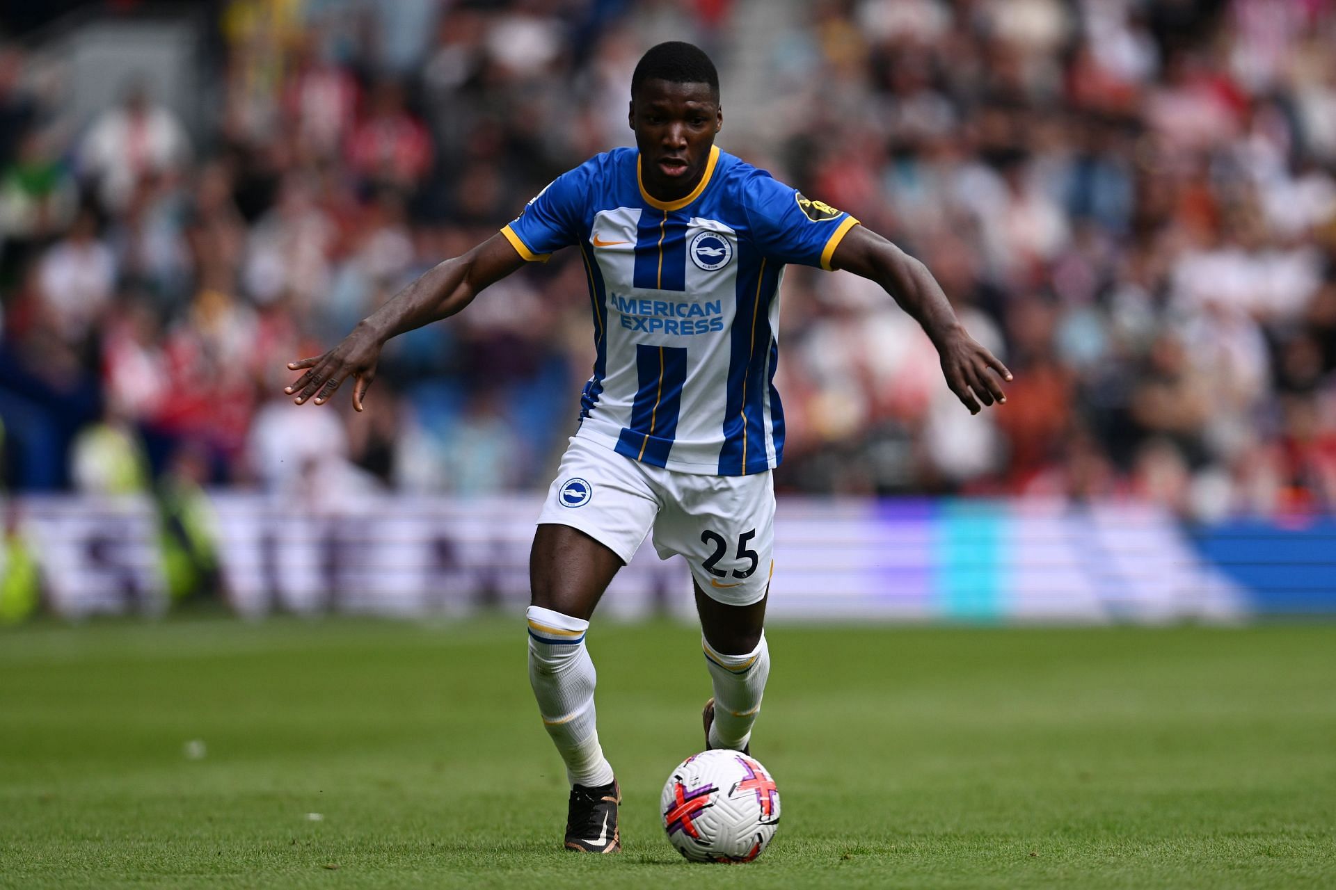 Moises Caicedo has fans at Stamford Bridge.