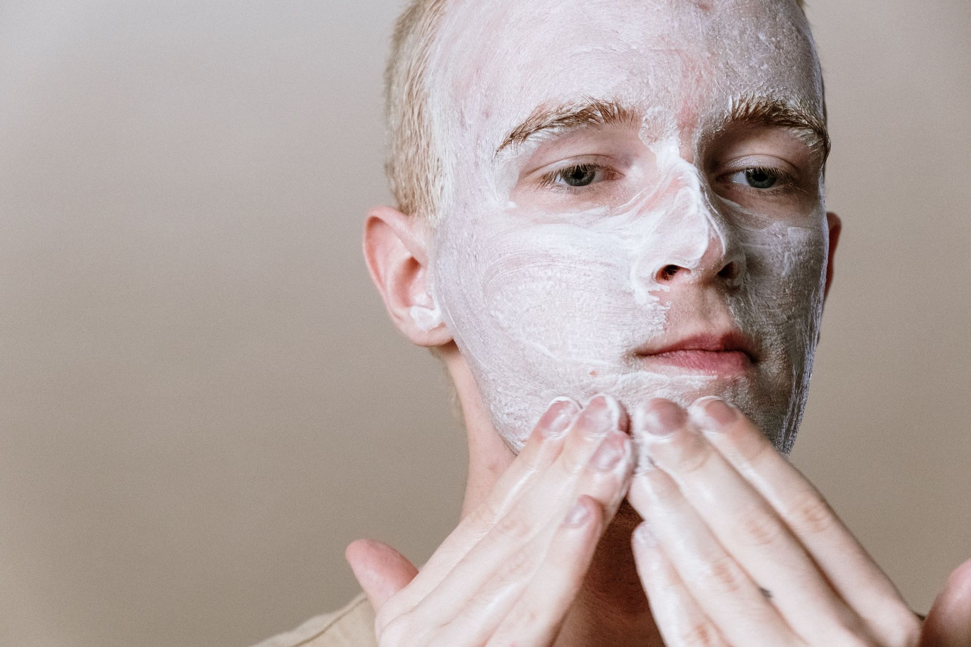 Certain lifestyle change can help prevent acne. (Image via Pexels/Cottonbro Studio)