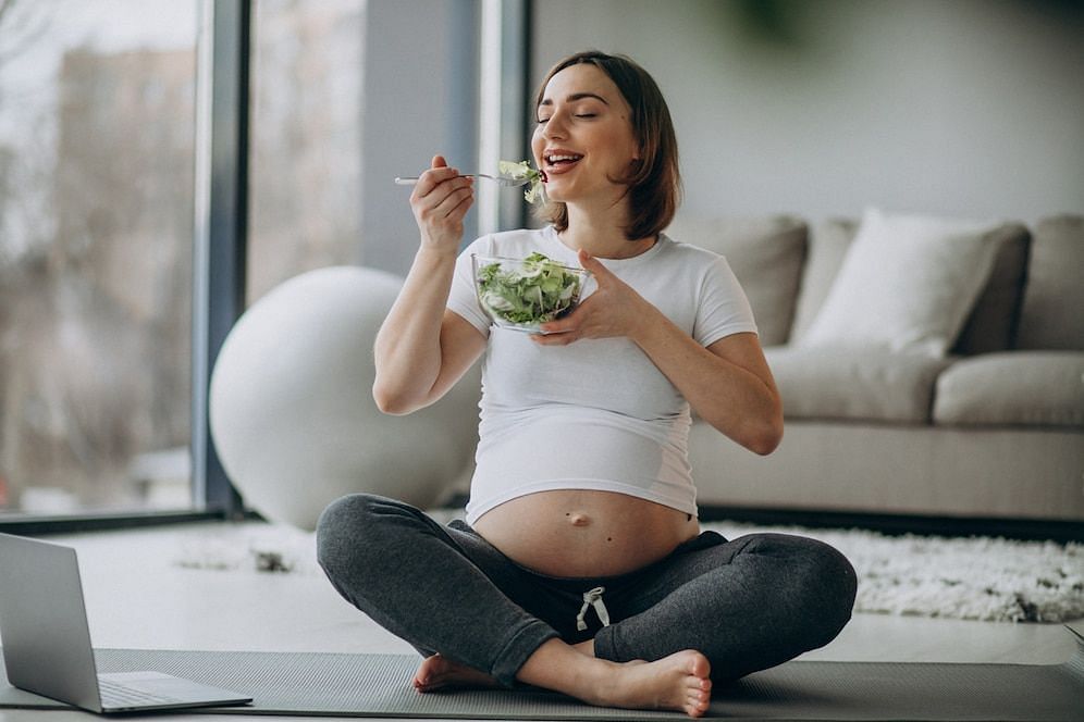 Folic acid diet for pregnancy (Image via Freepik)