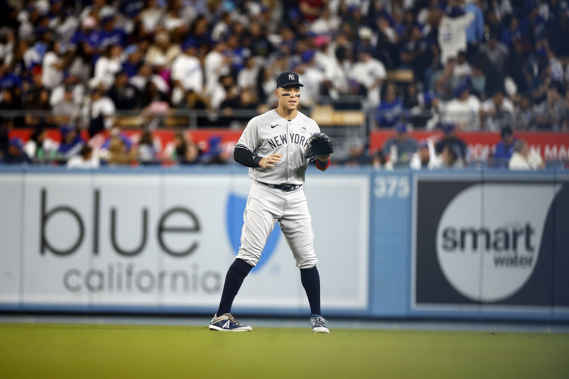 MLB Insider Shares Wild Opinion On Aaron Judge Robbery Vs. Derek Jeter ...