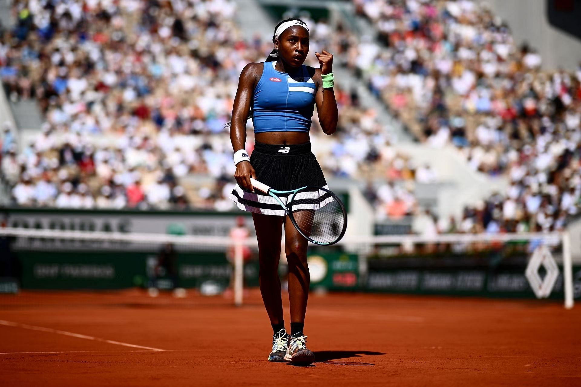 Coco Gauff đủ điều kiện vào vòng 4 Pháp mở rộng