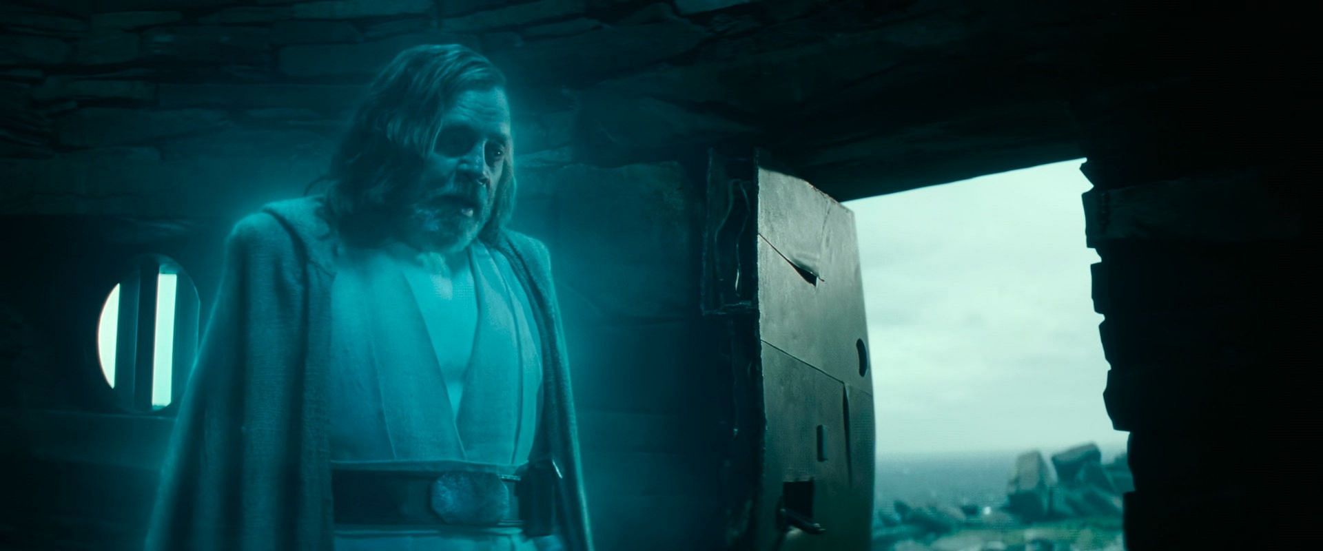 Rey is embracing the legacy of Luke Skywalker to forge a New Jedi Order, Lucasfilm president confirms (Image via Lucasfilm)