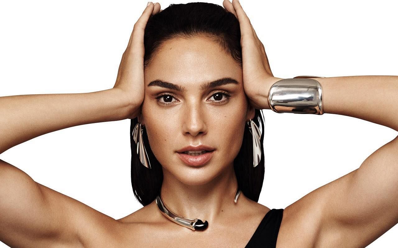 What nationality is Gal Gadot?