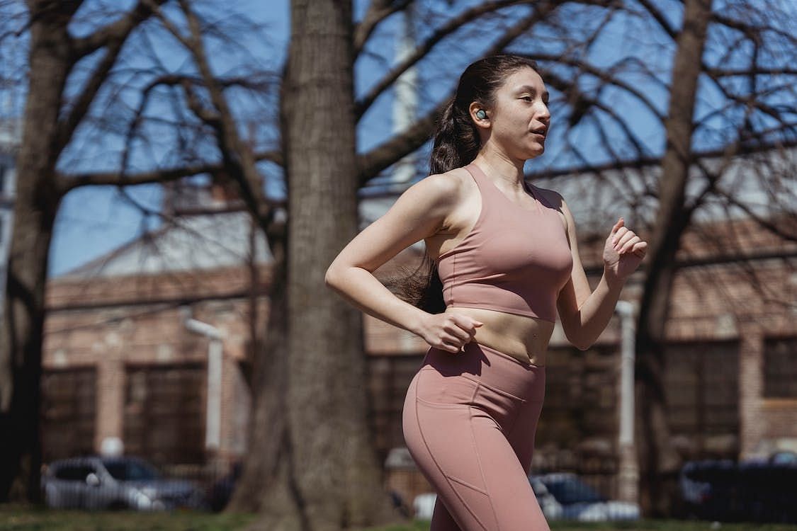 Integrating aerobic activities into a teenager&#039;s exercise regimen can be a source of enjoyment while delivering effective results. (Miriam Alonso/Pexels)