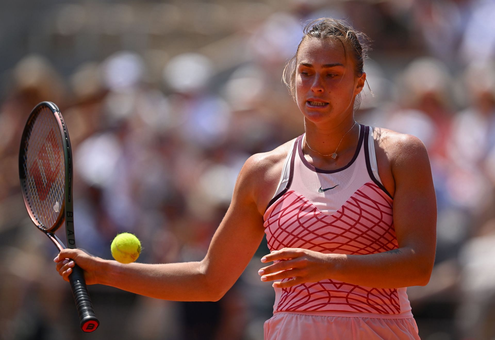 Aryna Sabalenka vào tứ kết Roland Garros