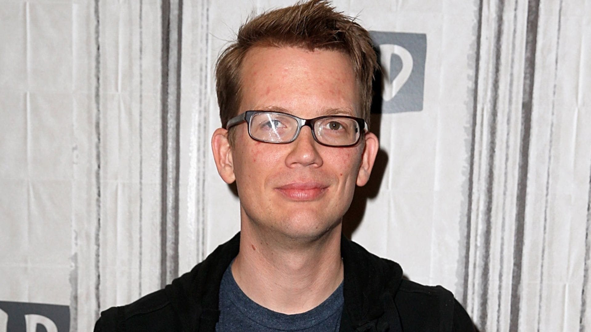 What type of cancer does Hank Green have? Vlogger receives message of