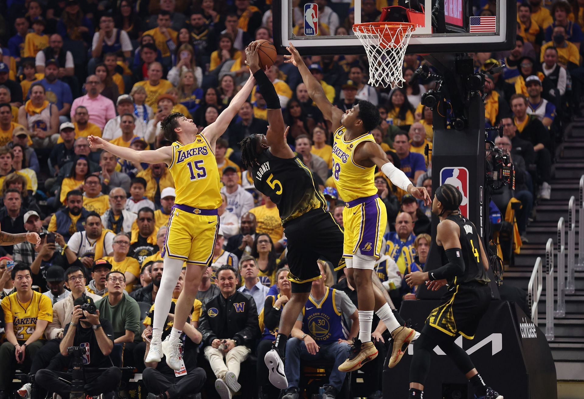 Los Angeles Lakers vs. Golden State Warriors - Trận 1