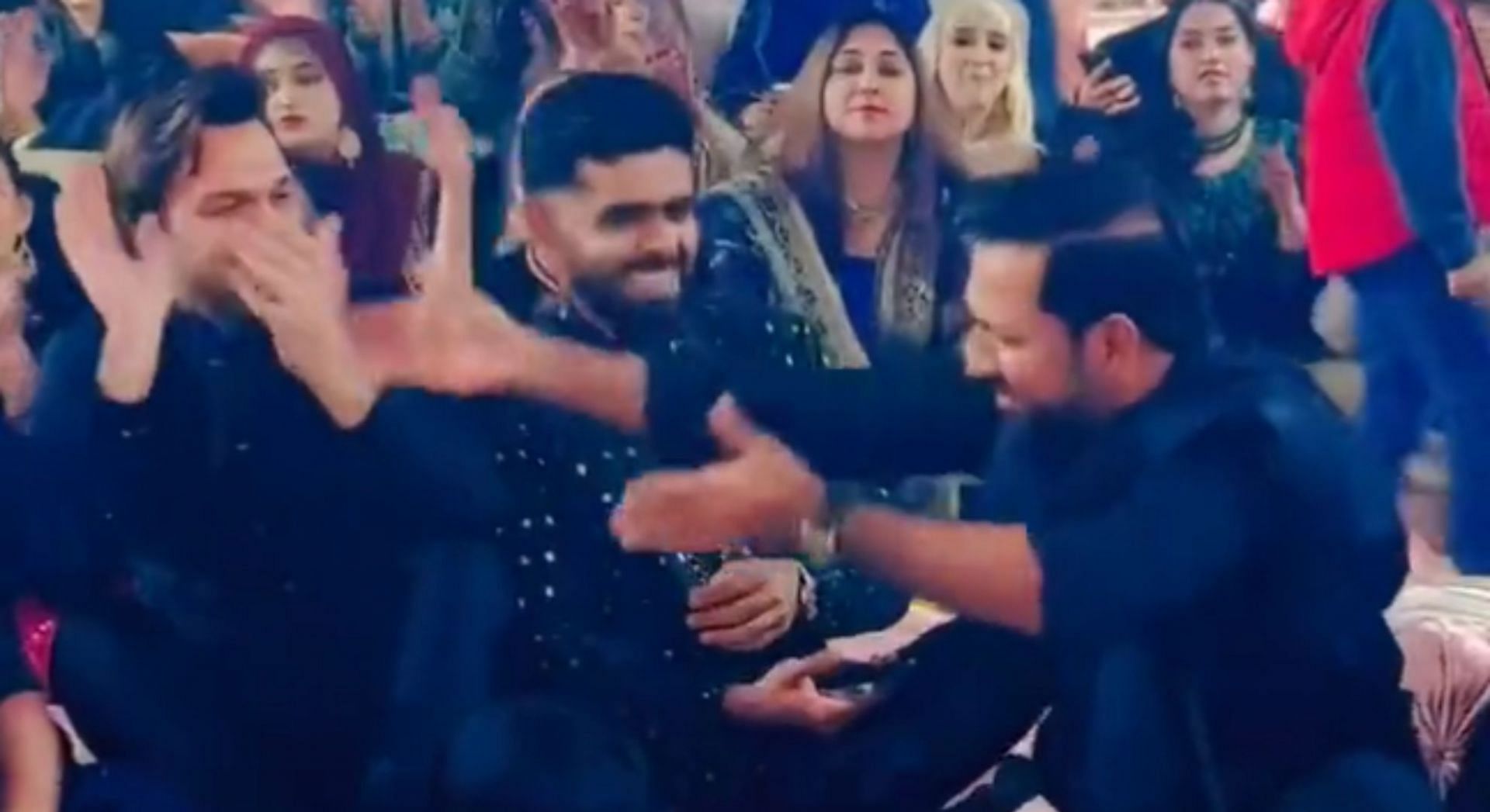 [Watch] Babar Azam and Sarfaraz Ahmed enjoy Qawwali night ahead of Imam-ul-Haq’s wedding, video goes viral