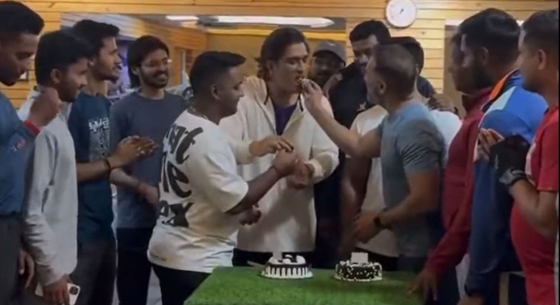 [Watch] &ldquo;His love for cake&rdquo; - MS Dhoni celebrates gym friend&rsquo;s birthday ahead of IPL 2024 auction