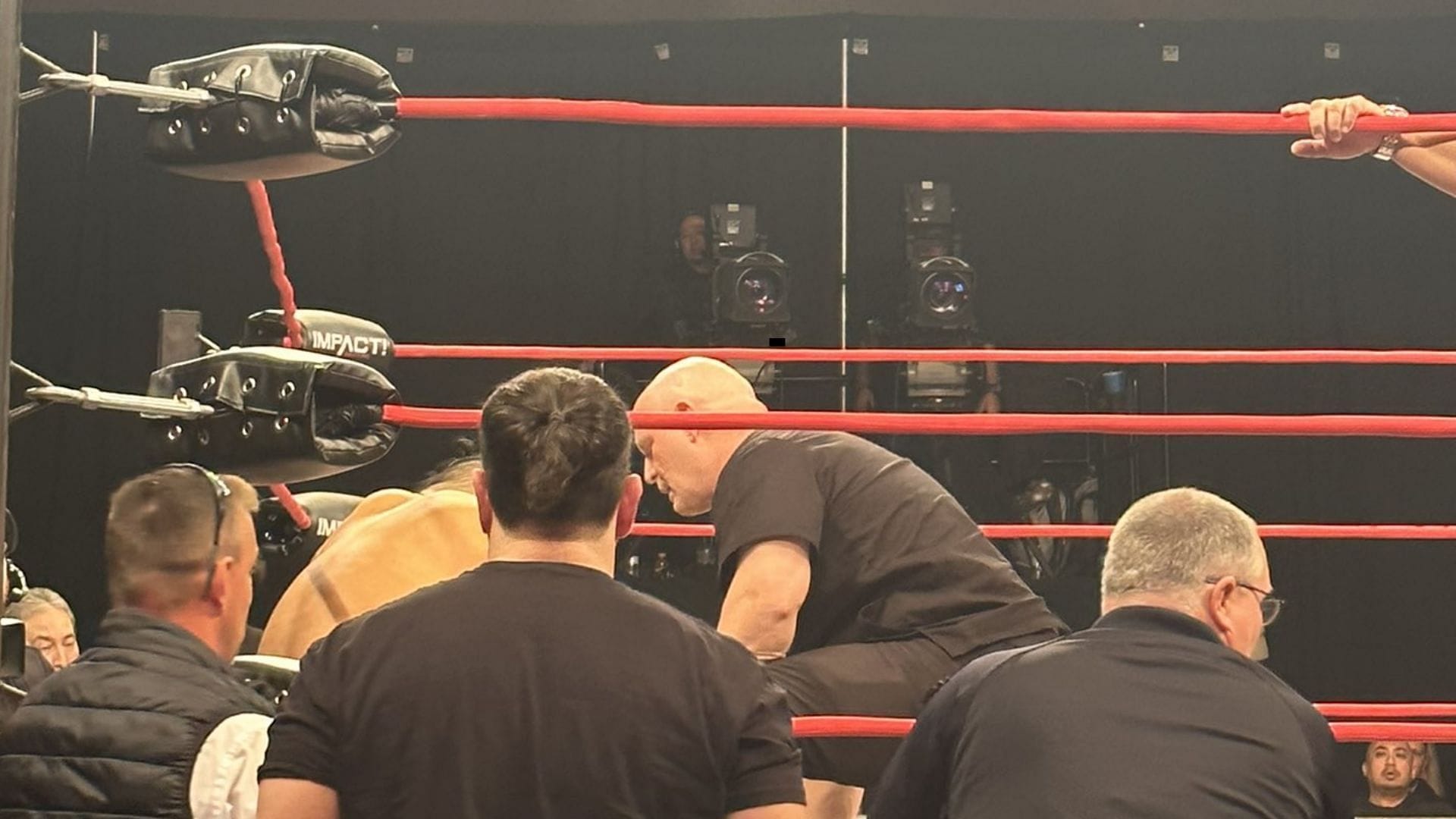 Controversial former WWE star reacts to legitimate injury announcement on show; sends emotional message