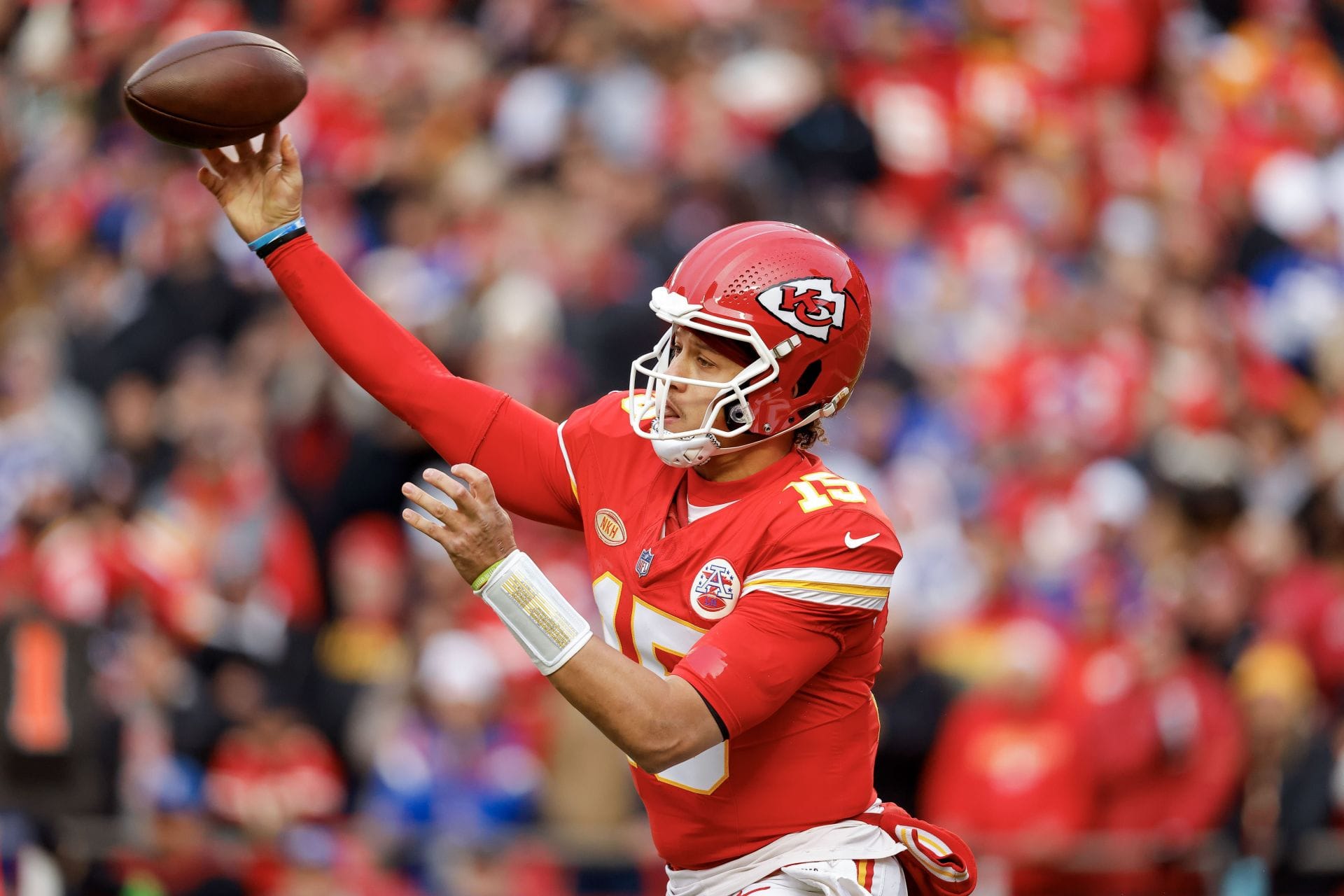 WATCH: Patrick Mahomes spews venom on NFL referees over offside call as Chiefs succumb 20-17 to Bills