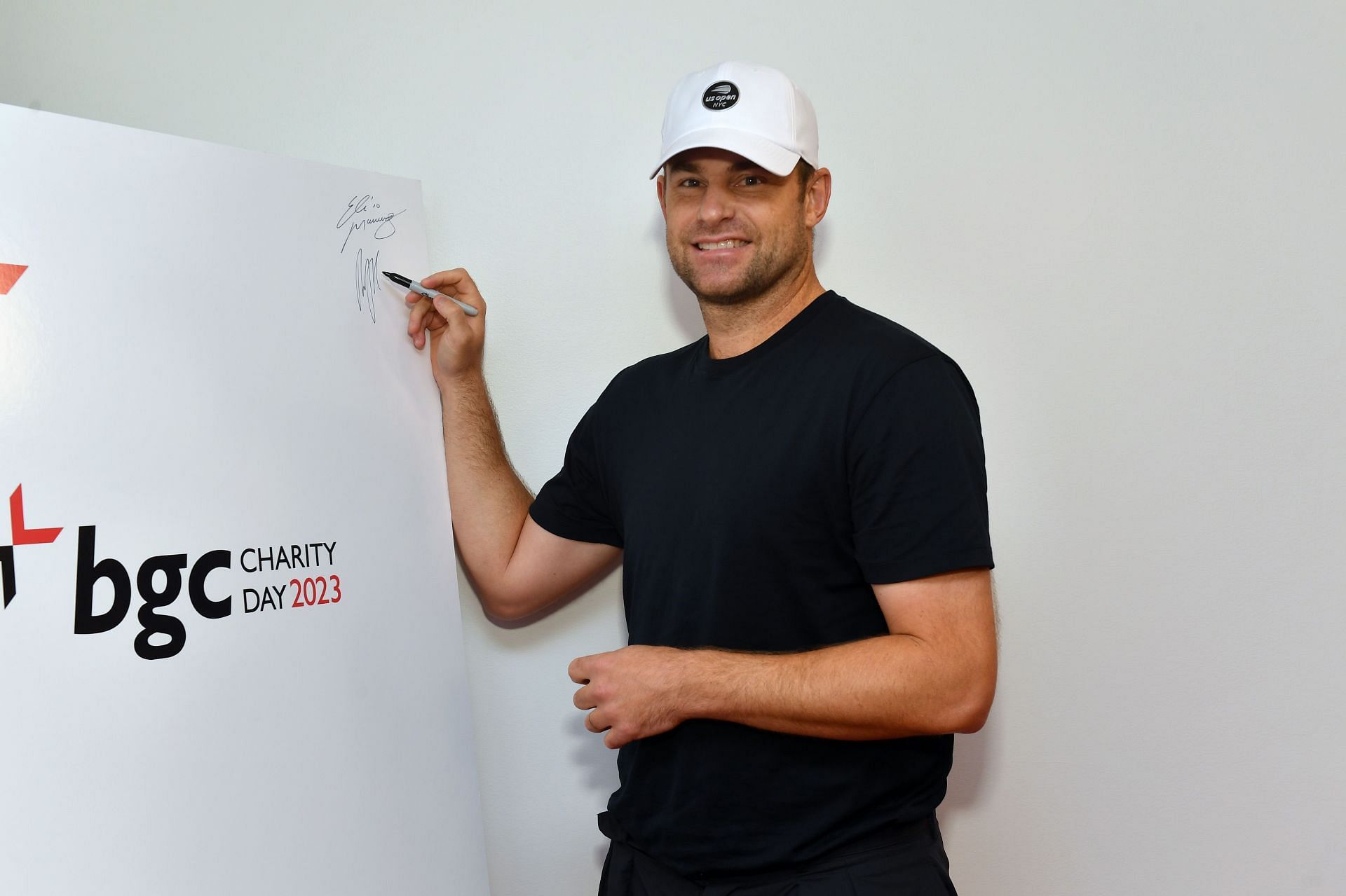 Andy Roddick 'knocks the cr*p out of his head' on his door frame, gets caught on camera in hilarious promotional video for his podcast