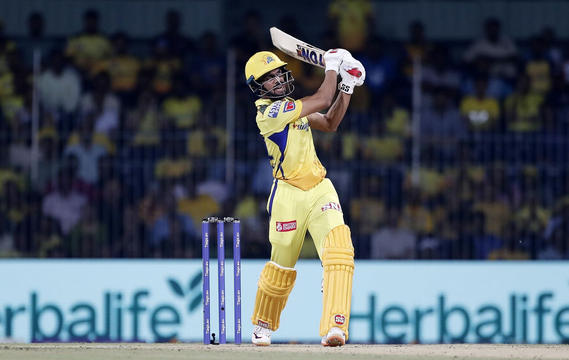 IPL 2024: Predicting 3 players who could score the most runs in today's LSG vs CSK match
