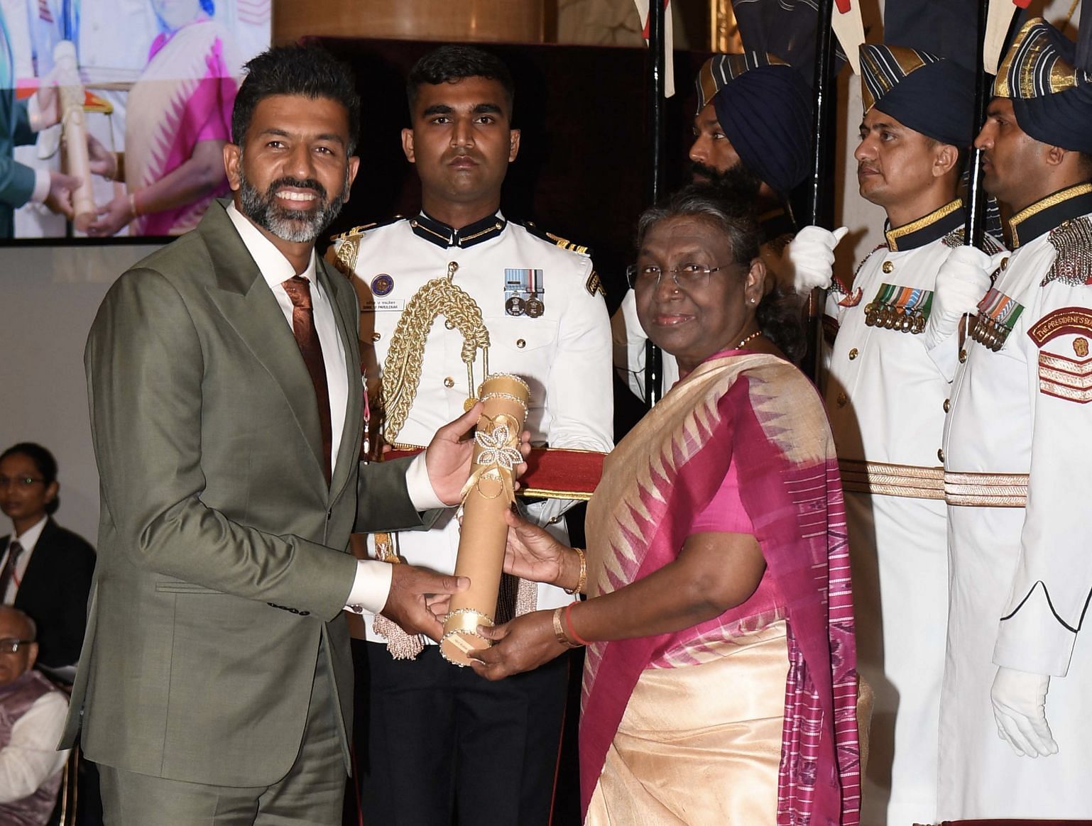 [Watch] Rohan Bopanna receives Padma Shri from president Droupadi Murmu