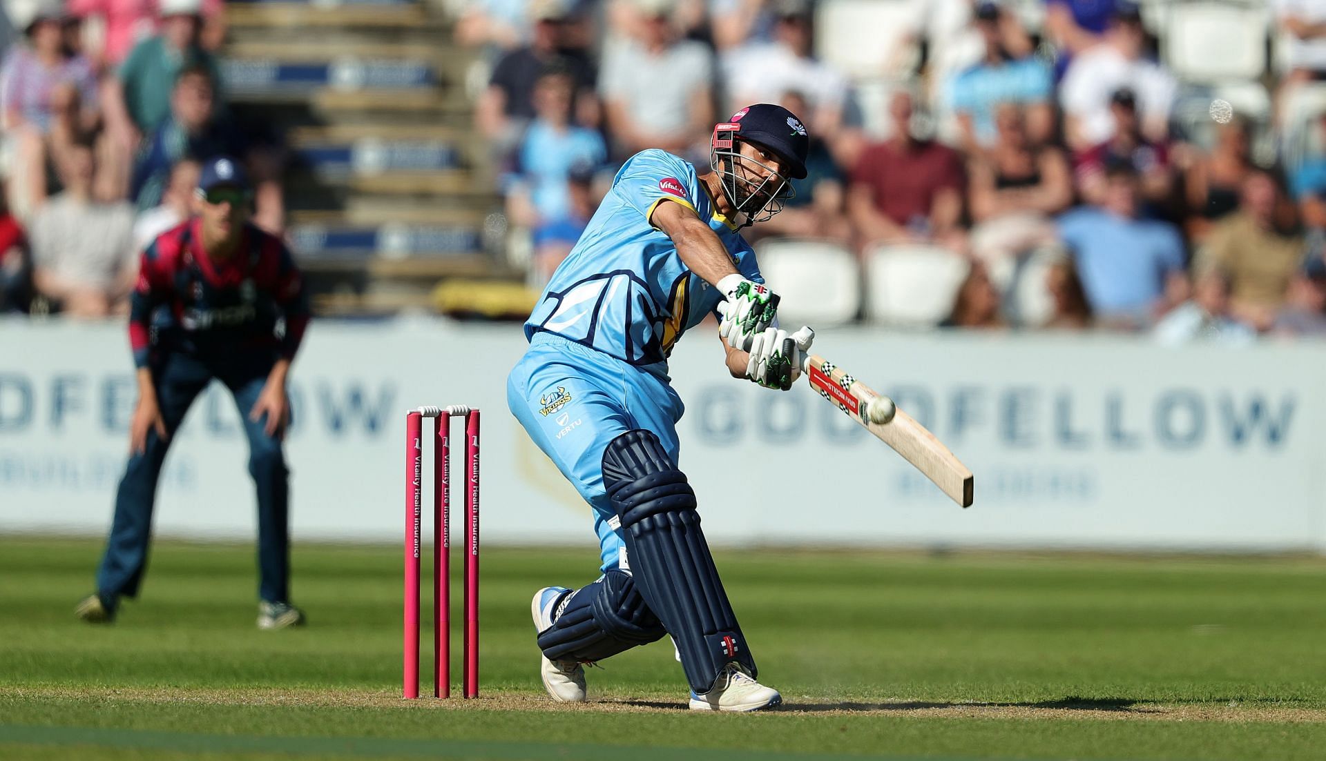 [Watch] Shan Masood survives hit-wicket and run-out attempt off a no-ball in Vitality Blast 