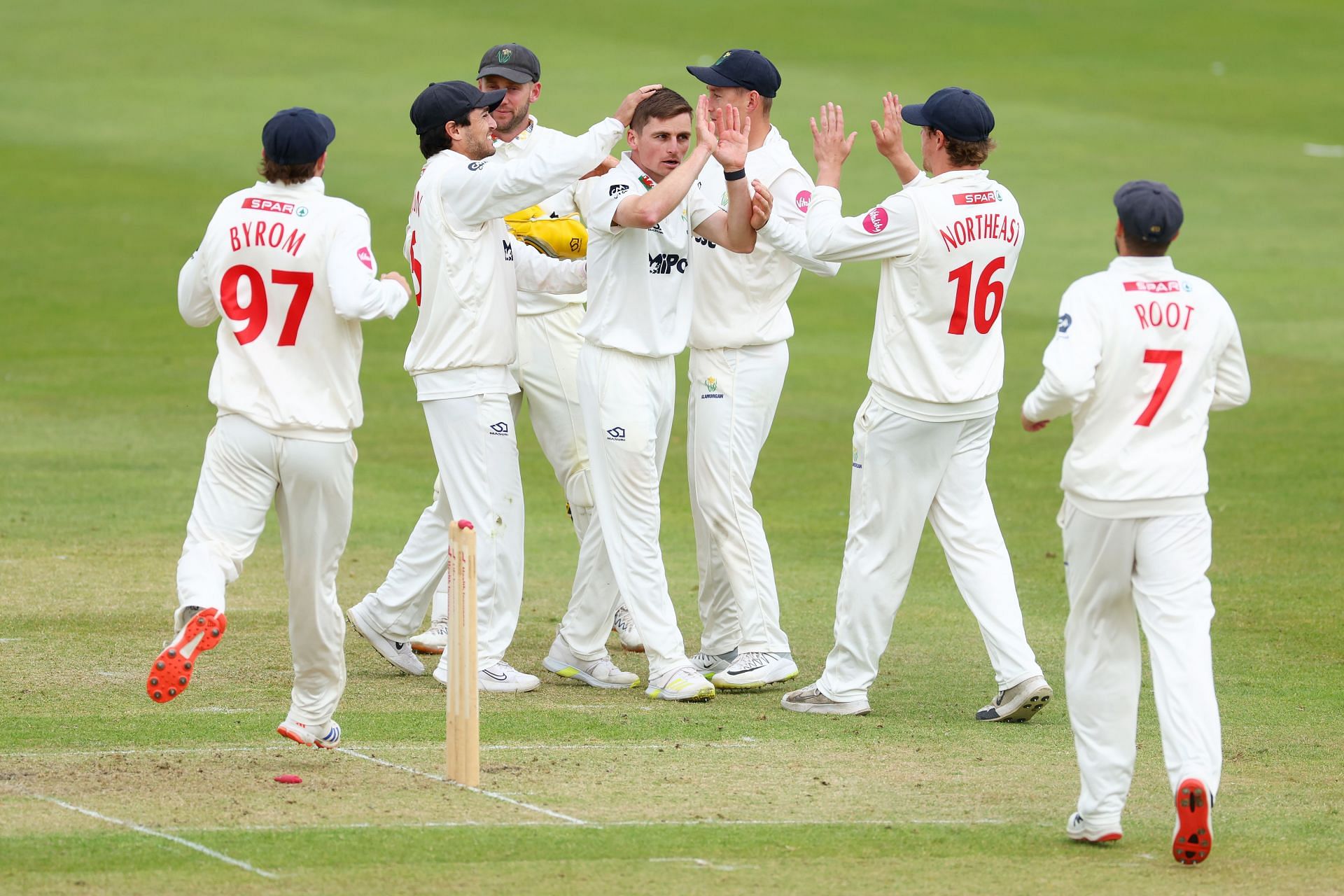 [Watch] County match ends in a tie after wicket falls on last ball as Glamorgan get all out for 592 in run-chase of 593 against Gloucestershire
