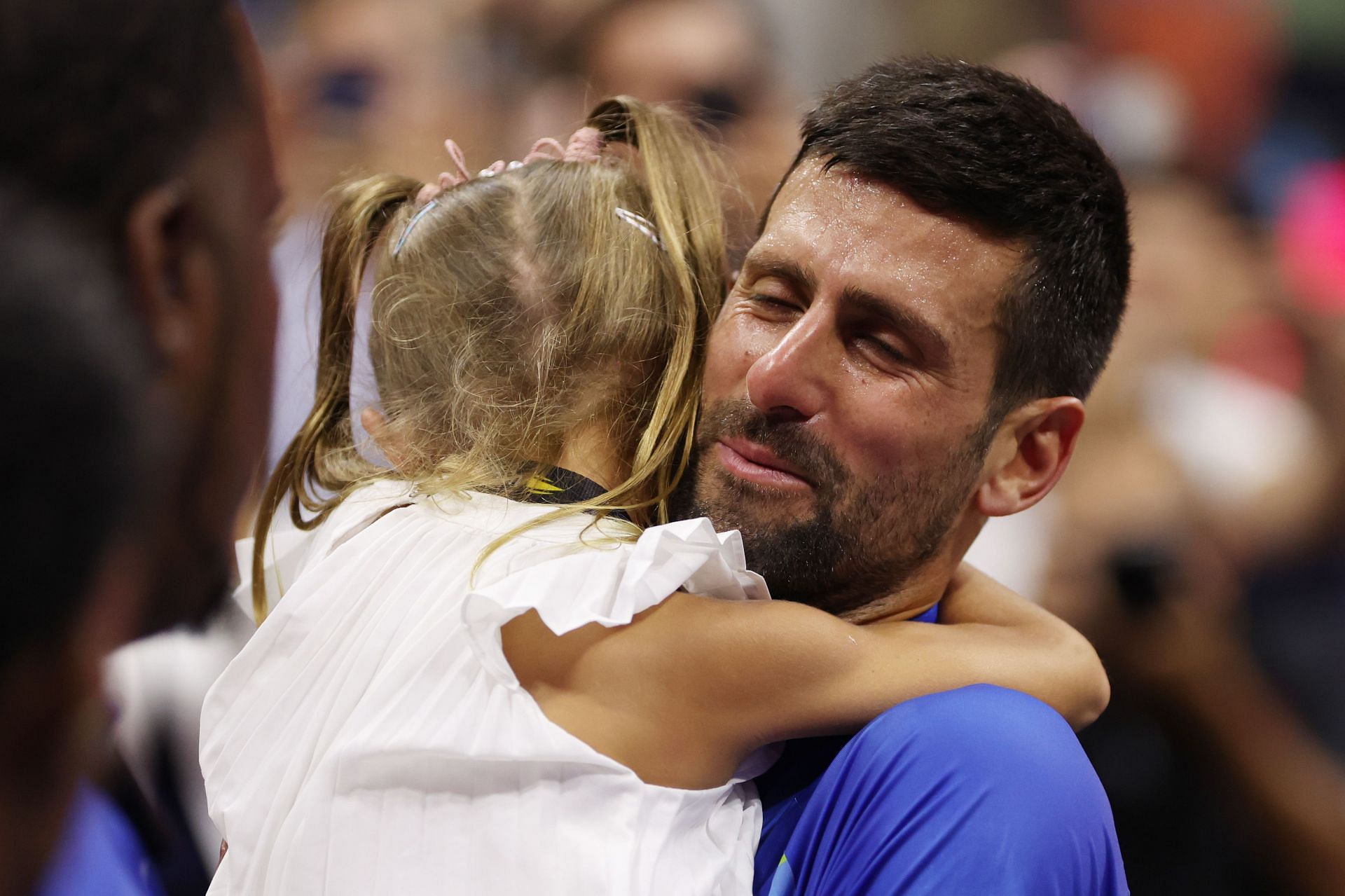 WATCH: Novak Djokovic gets on dad duty; adorably plays with daughter Tara during training session on a rainy day as he gears up for Wimbledon R4