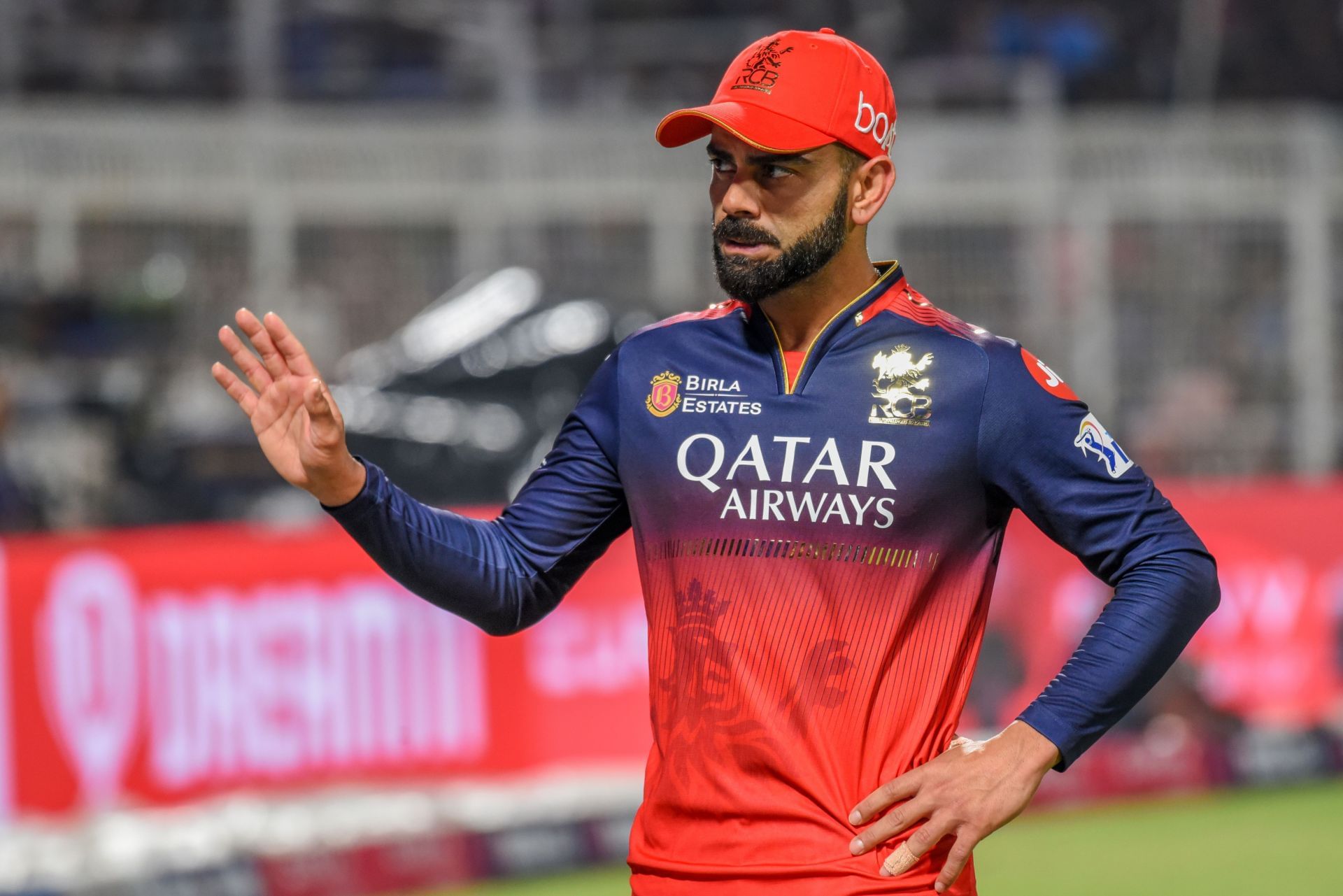 Virat Kohli teases Ravindra Jadeja with a hilarious dance during CSK vs RCB IPL 2025 match [Watch]