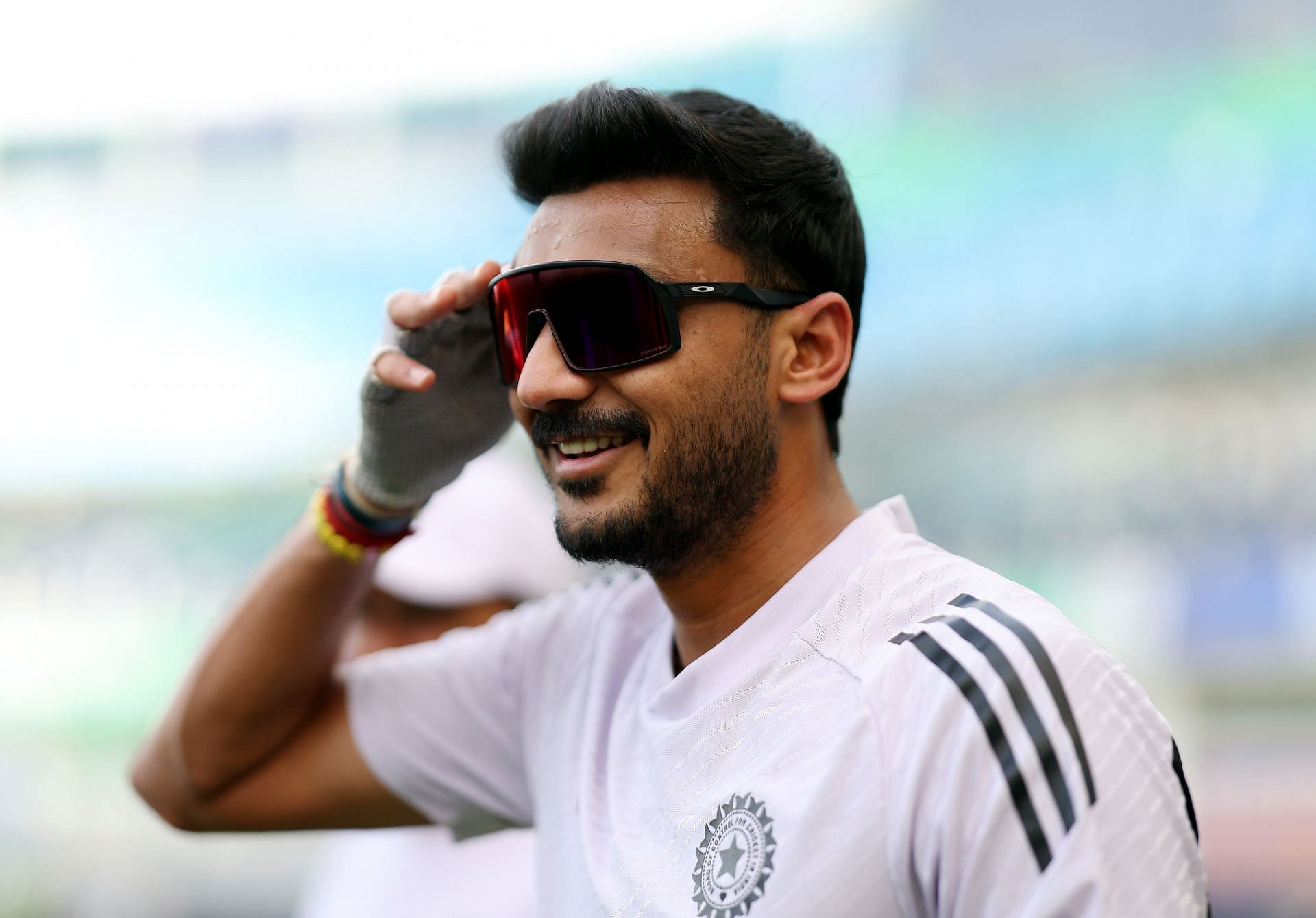 “Tere graha thode idhar udhar chal rahe hai” - Axar Patel recalls hilarious moment with MS Dhoni from IPL 2022 [Watch]