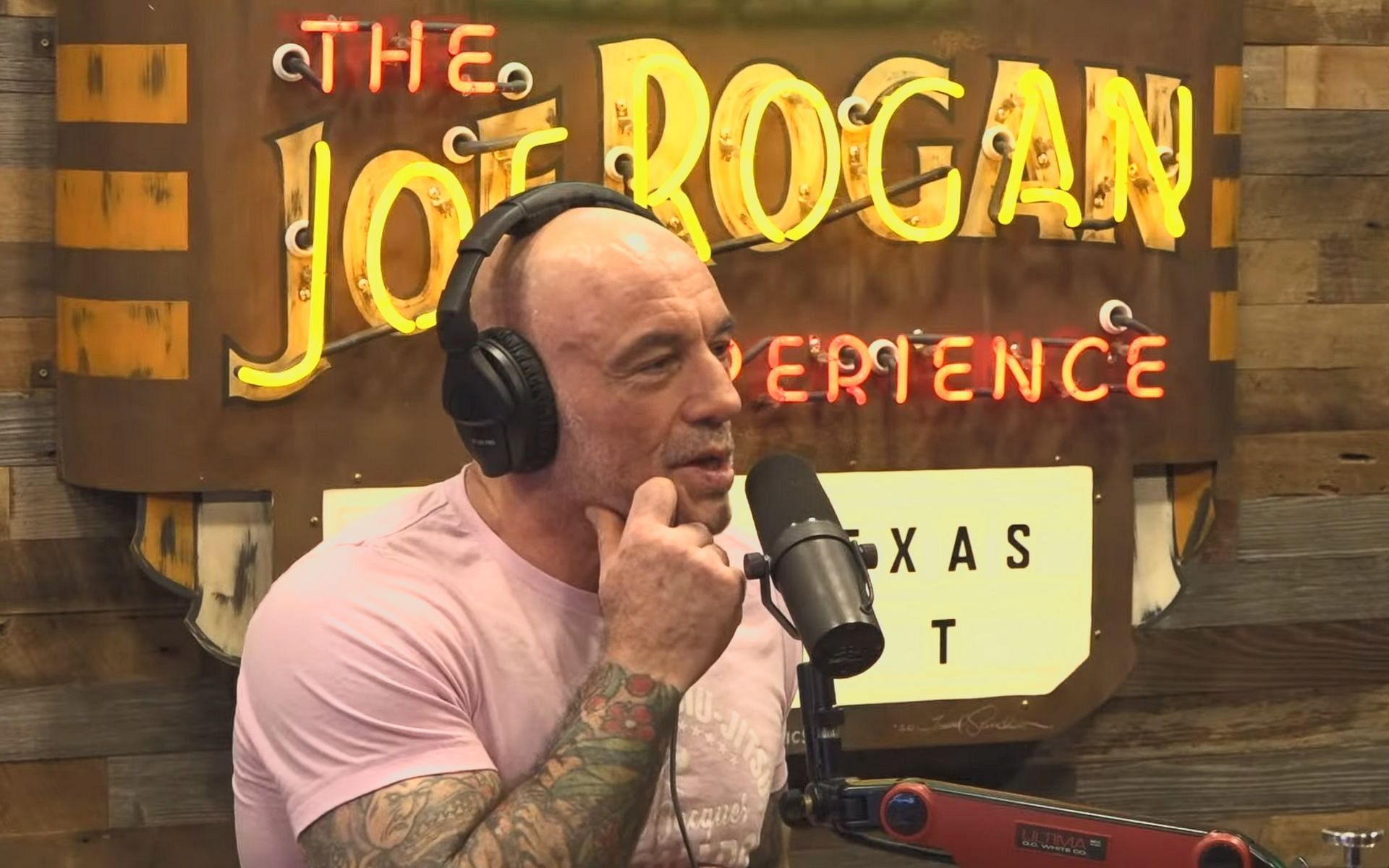 Joe Rogan and friends discuss fighters who cut a boatload of weight to be fight-ready: The guy walked around at 250