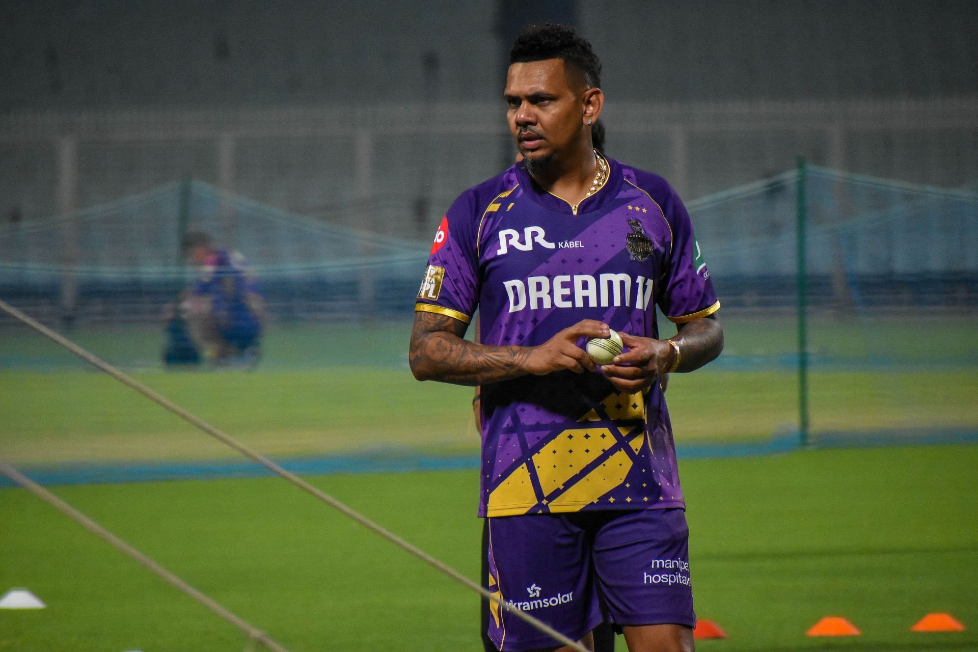 Sunil Narine drops an absolute sitter to give Vijay Shankar a reprieve on 0 in CSK vs KKR IPL 2025 clash [Watch]