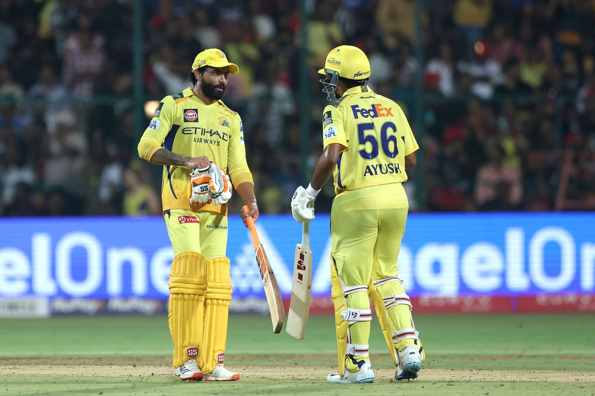 RCB vs CSK: आयुष म्हात्रे की तूफानी पारी गई बेकार, बेंगलुरु ने चेन्नई को चटाई धूल; प्लेऑफ में जगह की पक्की!